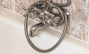 baignoire d'angle avec paroi douche