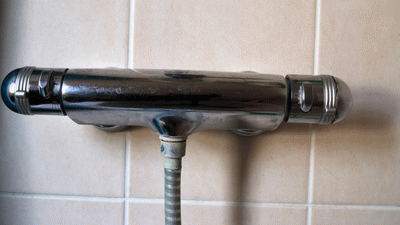 mitigeur baignoire avec pommeau de douche