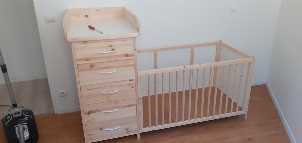 table a langer pour poser sur baignoire